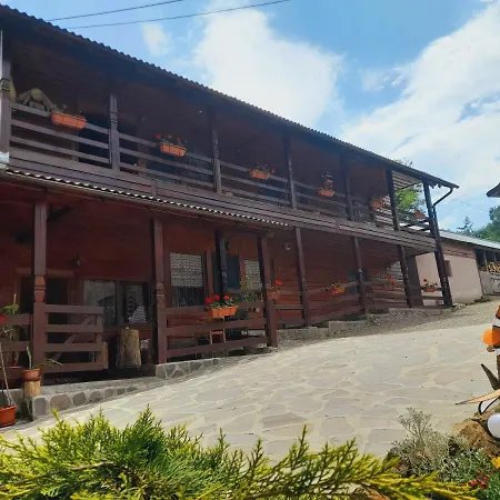 Casa De La Ferma Mariuca * Berbesti