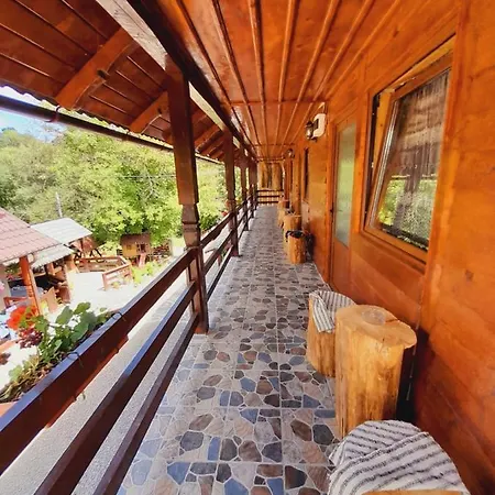 Casa De La Ferma Mariuca Κατάλυμα σε φάρμα Berbesti